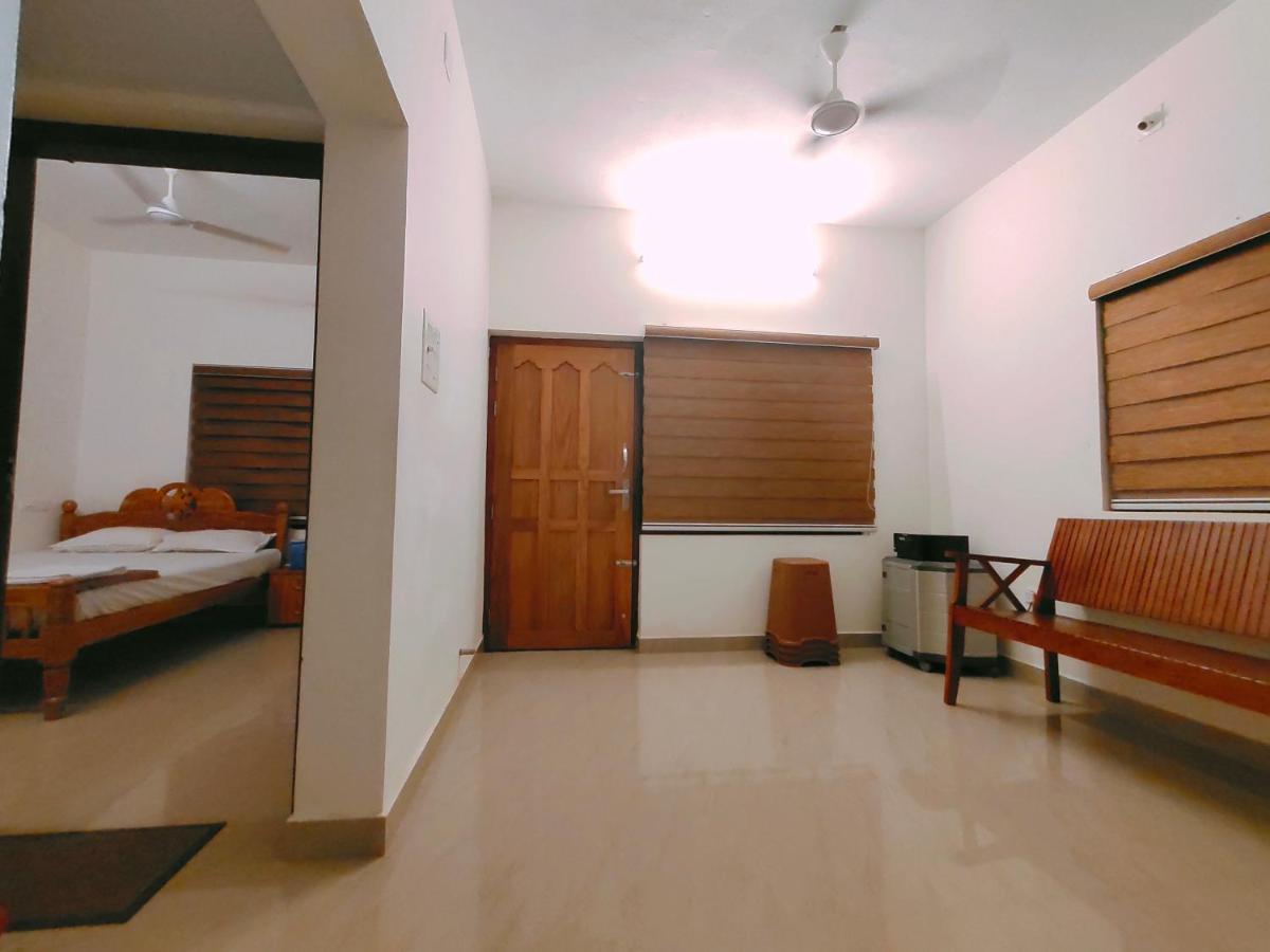Corniche Beach Resort Mulappilangād Buitenkant foto